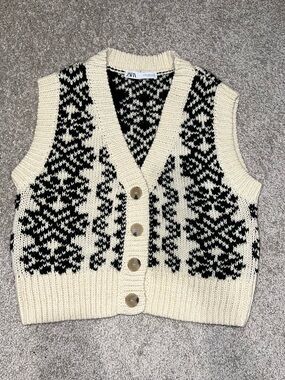 Zara Black & Cream Knit V-Neck Patterned Vest